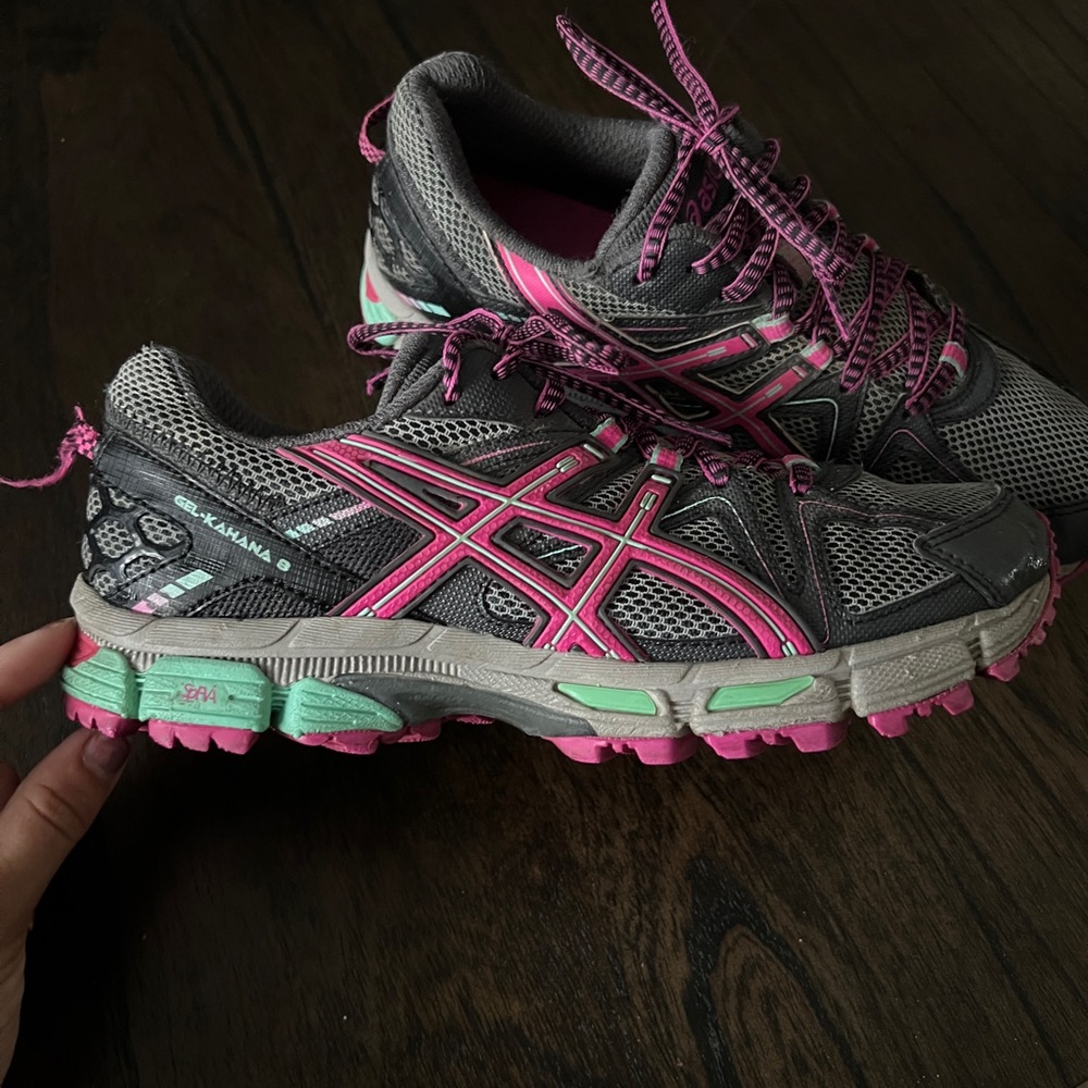 ASICS Women's Gel-Kahana 8 Running Shoes - Gray and Pink